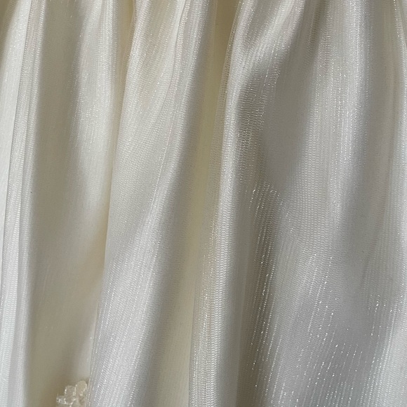 GORGEOUS GORGEOUS GORGEOUS!! Cream and gold princess dress. Girlβs size 5. NWT. - Picture 9 of 10